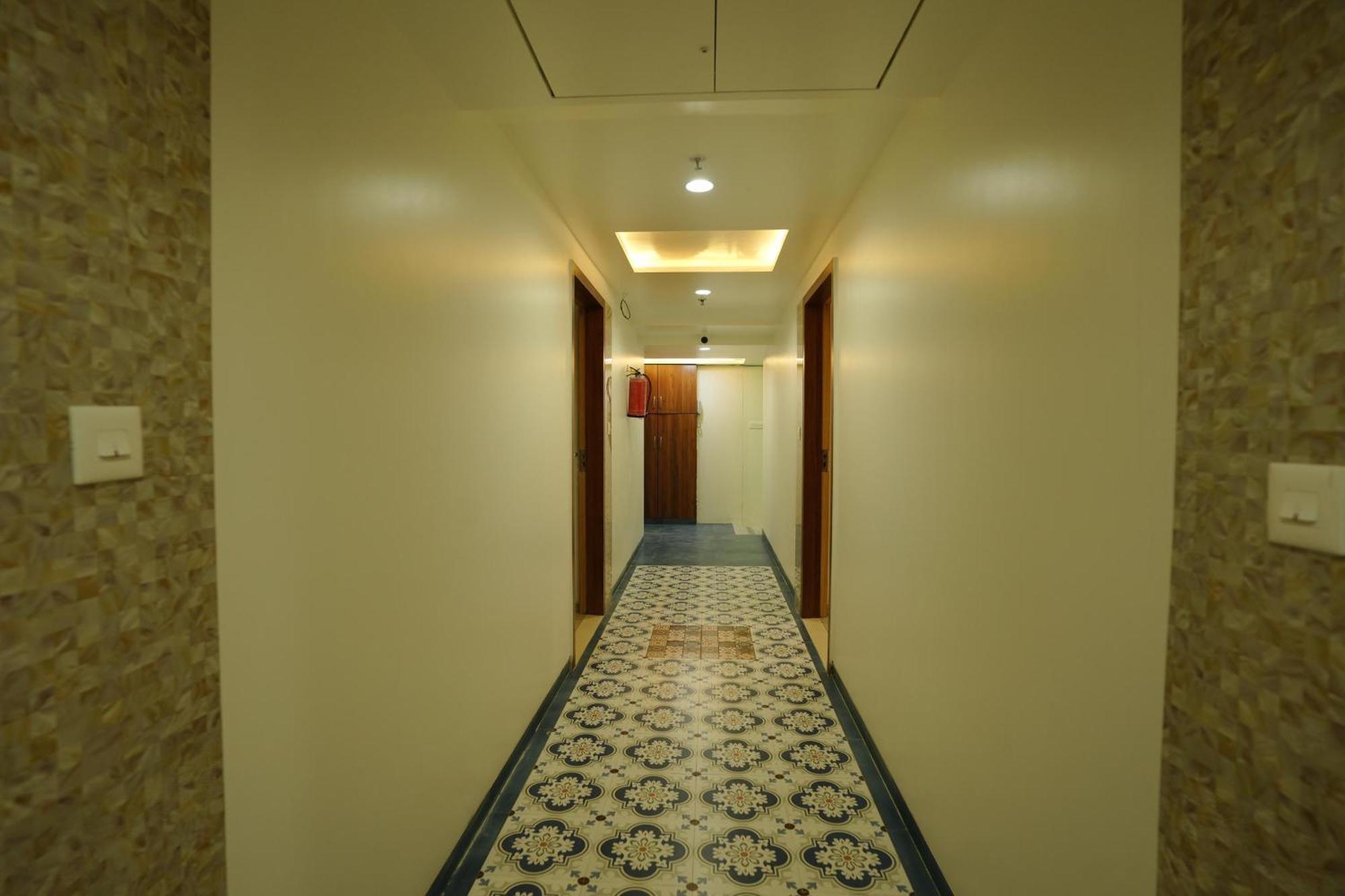 Hotel 6 Seasons, Koregoan Park, Pune Exterior photo